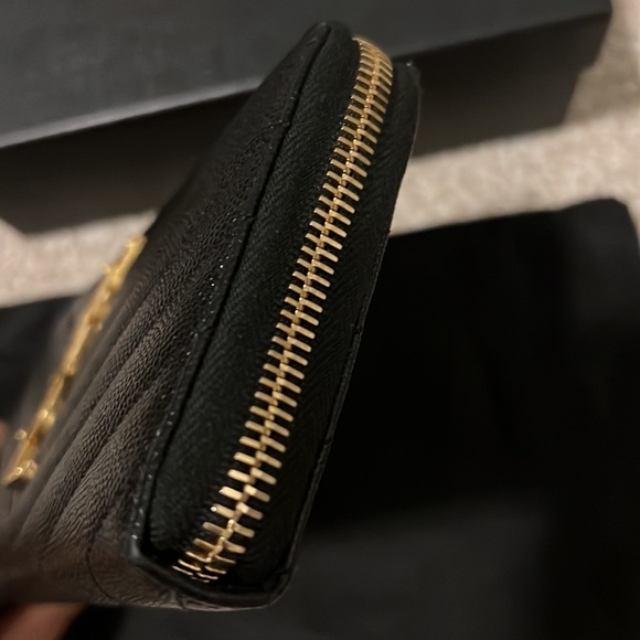 SAINT LAURENT CASSANDRE MATELASSÉ ZIP AROUND WALLET - Picture 12 of 16